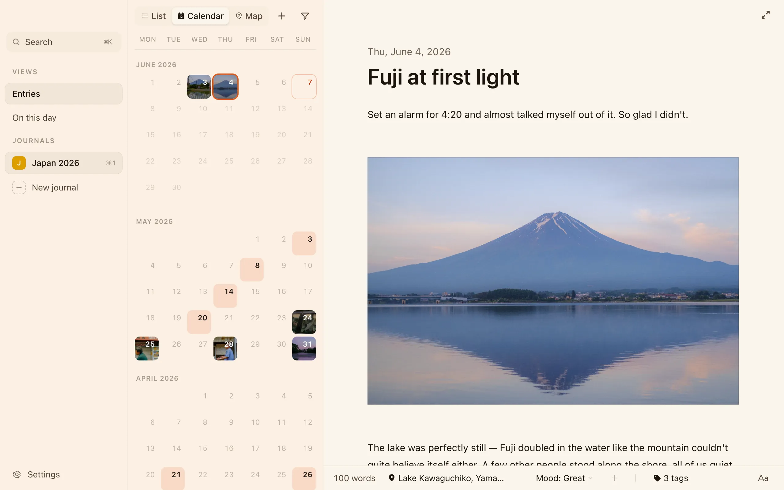 The calendar view in Cozy, with photo thumbnails on the days that have entries