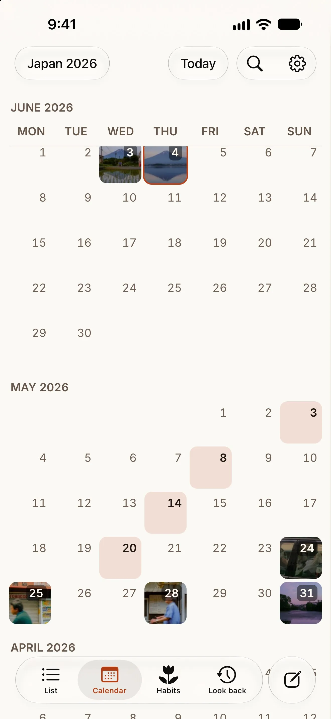 Cozy on iPhone: the calendar.