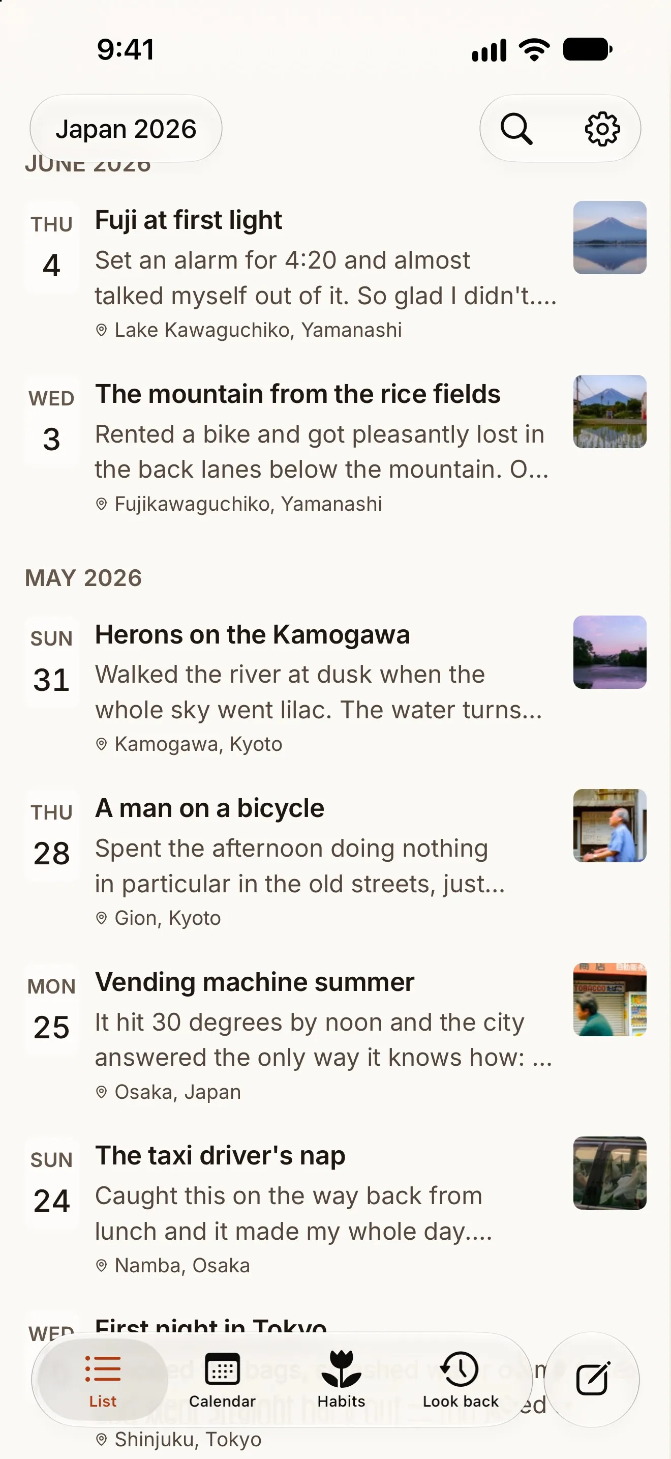 Cozy on iPhone: the list of entries.