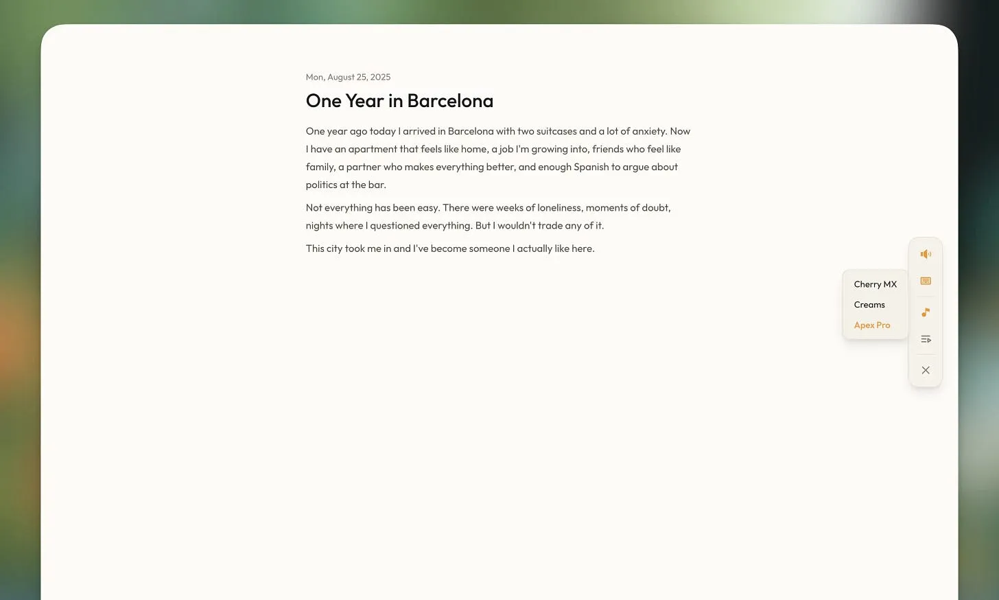 Cozy's distraction-free writing mode with a clean, minimal interface and background music